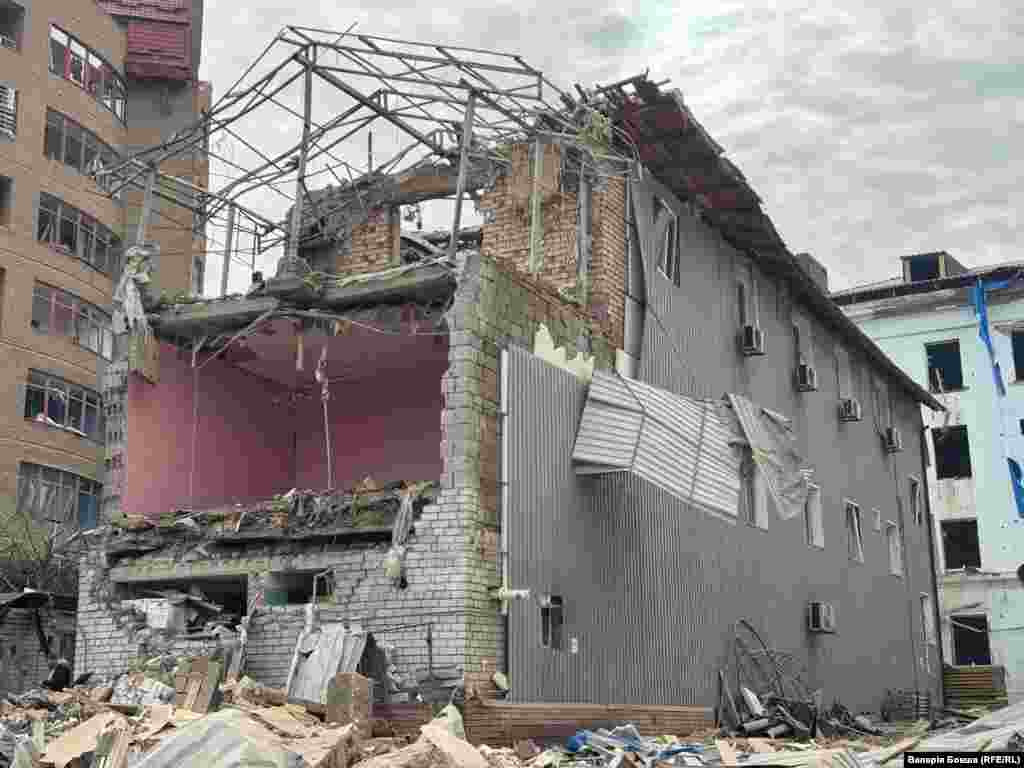 У Дніпрі була пошкоджена житлова забудова і офісні приміщення. 16 квітня 2026 року