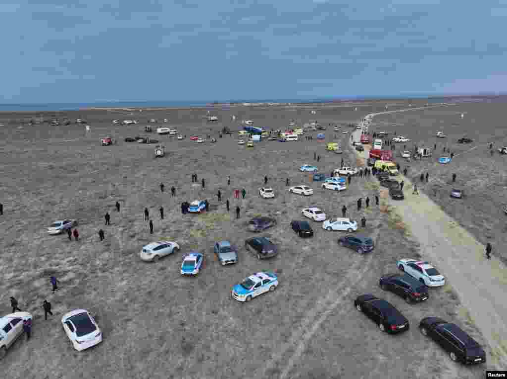 Ақтауда құлаған Әзербайжан жолаушы ұшағында болған Қазақстанның алты азаматы (біреуі - 11 жасар бала) түгел қаза тапты. Биыл қыркүйекте Ресей сыртқы істер министрлігі Ақтау маңындағы ұшақ апатынан қаза тапқандардың туыстары мен зардап шеккендерге өтемақы төлей бастағанын айтып, "рейстегі 62 жолаушының 46-сының жарақаты мен қазасы бойынша талаптар толығымен қанағаттандырылды: 15 ресейлік азаматтың – 7-іне; 38 Әзербайжан азаматының – 35-і үшін; 3 қырғыз азаматына; 6 қазақстандықтың біріне [өтемақы берілген]" деп хабарлаған.