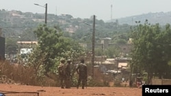 Малидеги аскерлер.