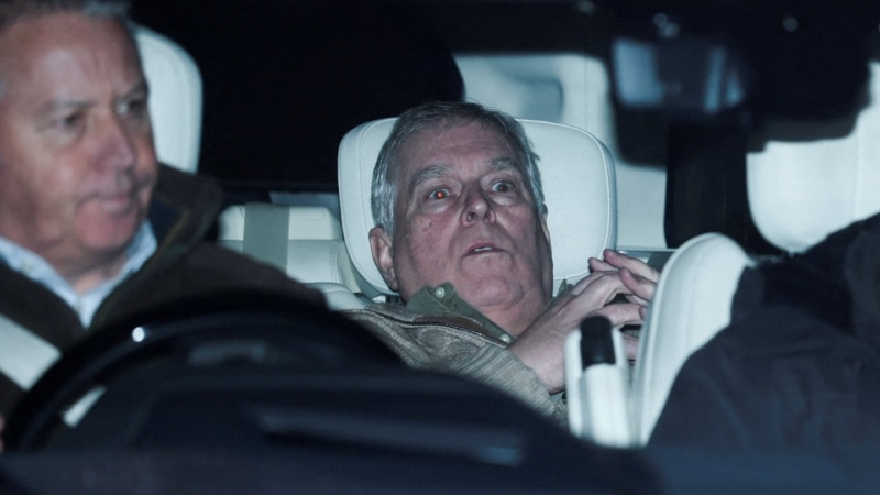 Dosarele Epstein | Fostul prinț Andrew, eliberat din arest și anchetat în libertate. Regele Charles: „Legea trebuie să-și urmeze cursul”