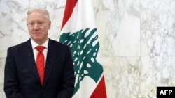 یوسف رجی، وزیر خارجه لبنان، می‌گوید ادامه حضور سفیر ایران در این کشور، نقض یک تصمیم حاکمیتی است