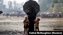 Refugiați rohingya într-o tabără din Bangladesh, 19 septembrie 2017 