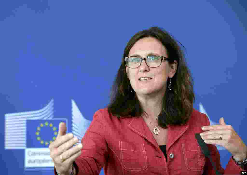 Cecilia Malmstrom, Švedska, trgovina u EU: Ona se suočava sa teškom zadaćom čiji je cilj omogućiti implementaciju novog trgovinskog sporazuma između EU i SAD koji je bio kritiziran od strane mnogih, posebno nakon špijunskog skandala sa NSA. &nbsp;