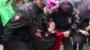 Неожиданно жесткие задержания в Екатеринбурге