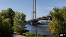 Щодо пошкоджень Південного мосту, то їх оцінку наразі здійснюють, заявила Катерина Поп