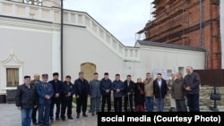 Дога кылырга килүчеләр