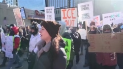 АКШ: Миннеаполисте жүздөгөн киши нааразылыкка чыкты 