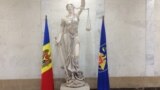 Moldova - justice generic, statuie in interiorul sediului Procuraturii Generale