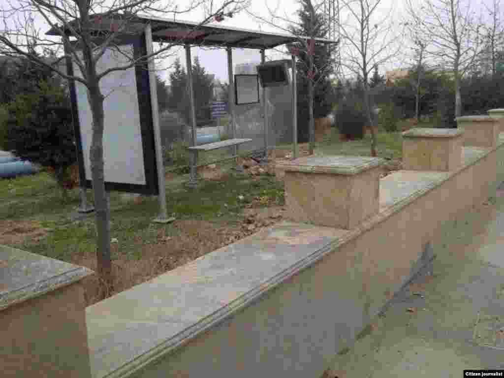 Yoldan kenar dayanacaq. Y&uuml;kləyib: Nicat