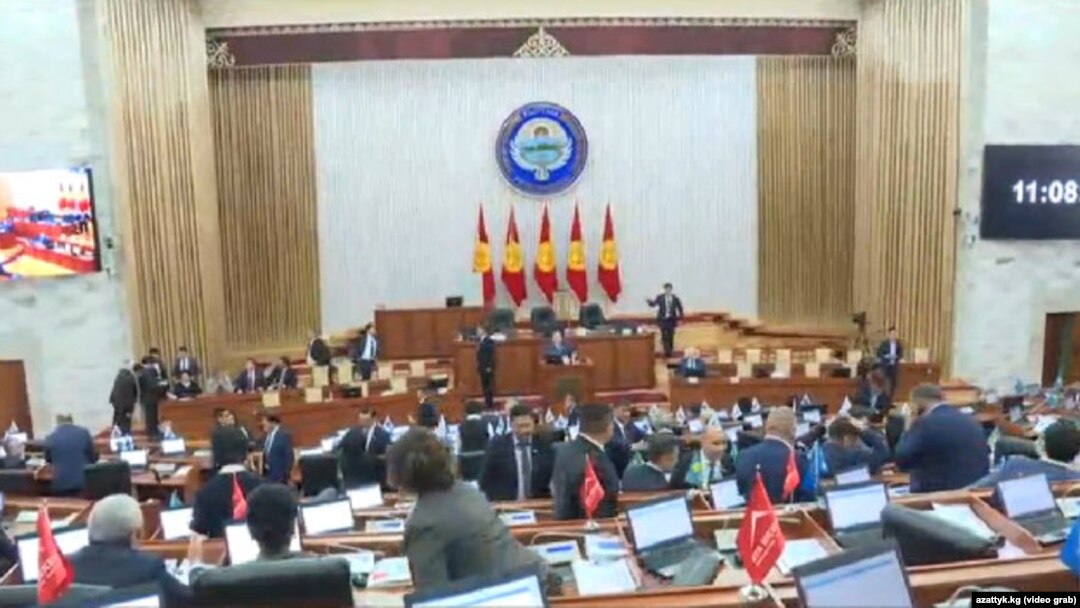 Қирғиз парламенти мажлисларидан бири.