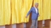 Politicianul prorus Călin Georgescu iese din cabina de vot în timpul alegerilor prezidențiale din 4 mai 2025.