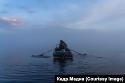 Сюльдюкарцы отправляются из села в сторону города Светлый. Фото: Марина Сычева