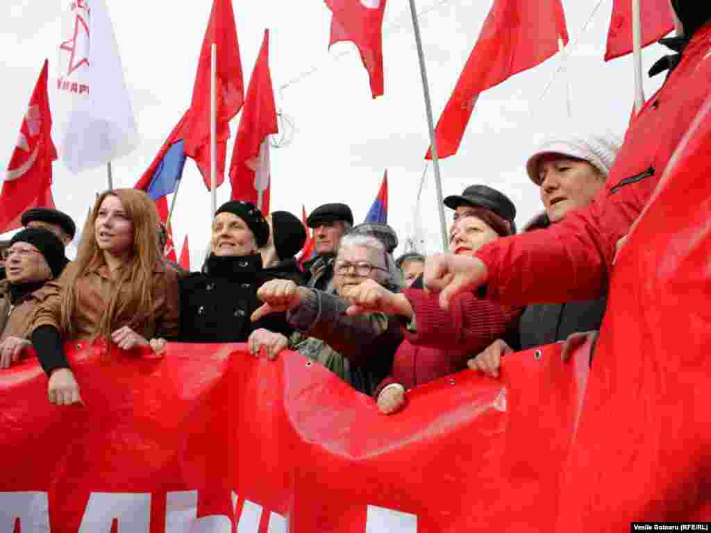 10 decembrie 2011. Proteste antiguvernamentale organizare de Partidul Comuniştilor