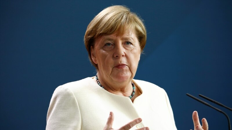 Merkel: Novčane kazne i zabrana okupljanja 