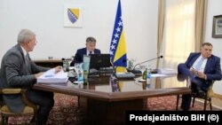 Šefik Džaferović, Željko Komšić i Milorad Dodik na jednoj od sjednica Predsjedništva BiH