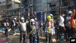 آرشیف، شماری از معترضان در برما