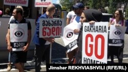 Протестующие в Грузии тринадцатый день требуют отставки главы МВД