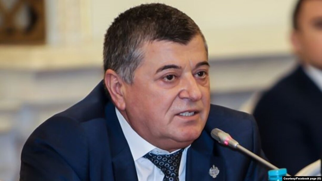 Supărat pe liberali, Emanoil Savin va trece la Pro România