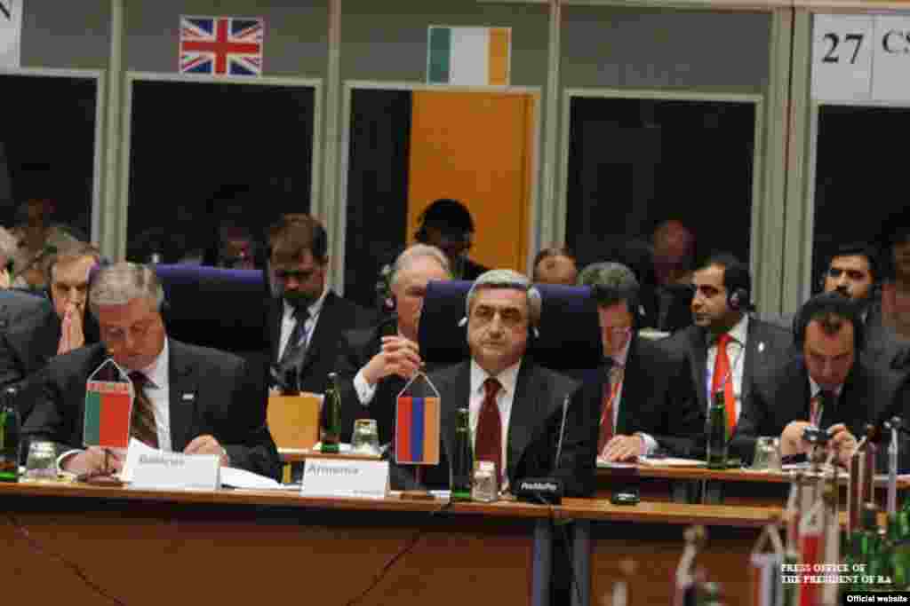 Serj Sarkisyanın rəhbərlik etdiyi Ermənistan nümayəndə heyəti 