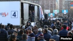 Armenia - Prime Minister Nikol Pashinian holds a campaign rally in Maralik, November 26, 2018.