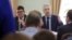Слева-направо: Марат Салахов, первый замдиректора МУП "Водоканал", Сергей Сотов, зампредседателя комитета ЖКХ Казани