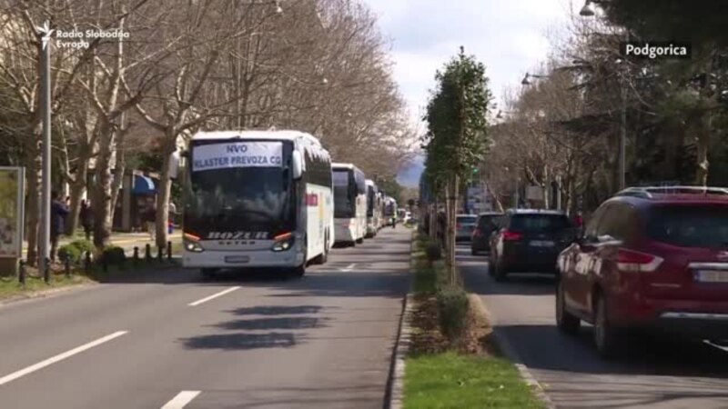 Autobuski prevoznici vozili kroz Podgoricu iz protesta