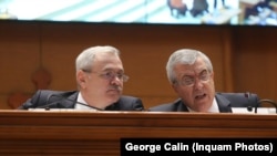 Liviu Dragnea si Calin Popescu Tariceanu in Parlament