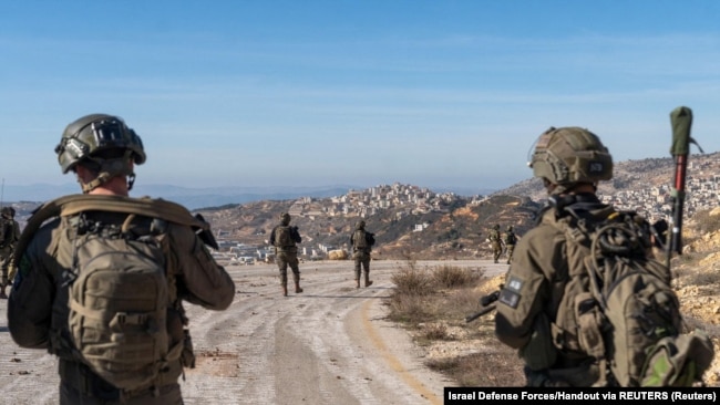 Израильские солдаты на территории Сирии на Голанских высотах. 11 декабря 2024 года, через 3 дня после падения режима Башара Асада