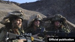 жени во израелската армија