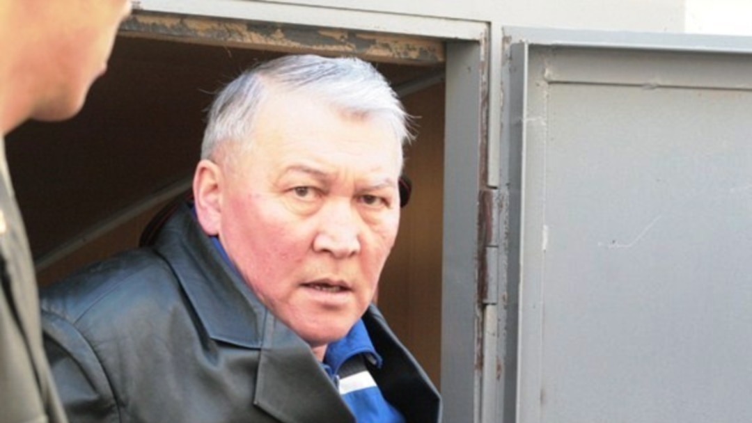 Порно видео: Мен анамды жалаңаш көрдім