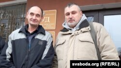 Пётар Іваноў (зьлева) і праваабаронца Павал Левінаў