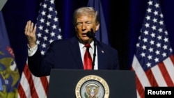 Відповідаючи на запитання, чи це означає, що військові дії проти Ірану тепер не розглядаються, Трамп їх не виключив 