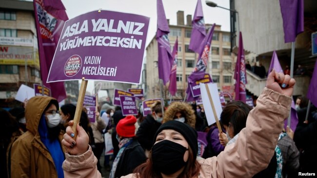 Protesta kundër tërheqjes së Turqisë nga Konventa e Stambollit.