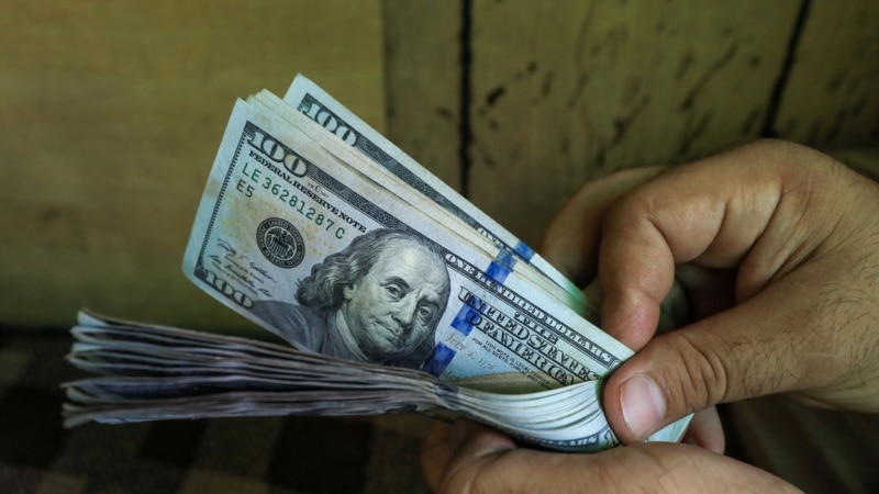 عضو اتاق بازرگانی ایران: تمام راه‌های بازگشت ارز به کشور مسدود است