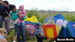 "Салават күпере" торак комплексы янында чатырлар 