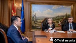 Премиерот Зоран Заев и Сибил Зутер Техада, амбасадорка на Швајцарија во Република Македонија