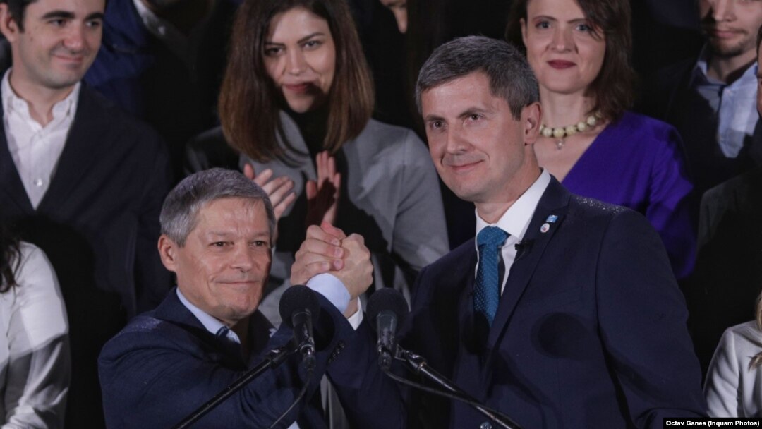 USR și PLUS decid sâmbătă când vor fuziona