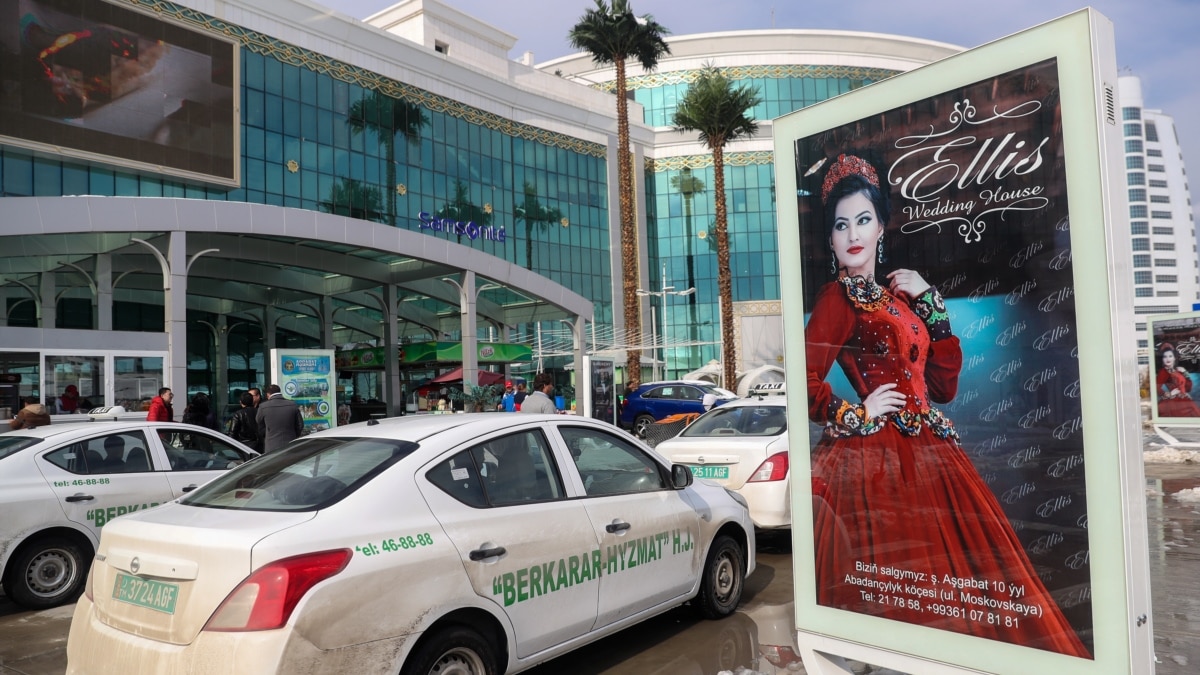 Turkmenistan’s ‘Beauty Ban’ Forces Salons To Go Underground