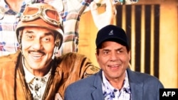 درمندر د یوه فلم د نندارې له عکس سره