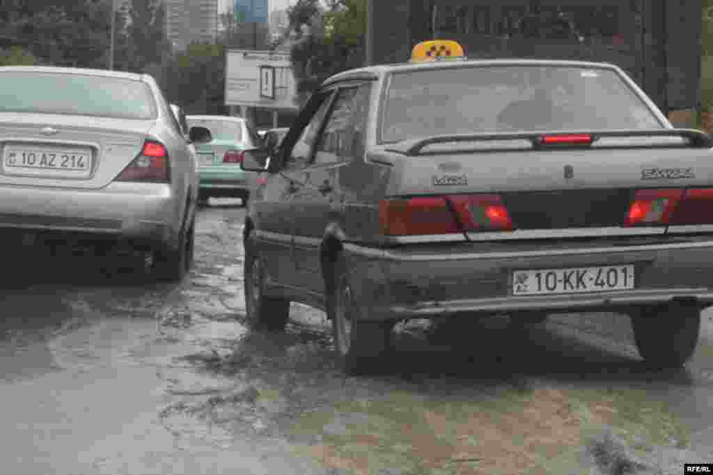 Yağma, yağış, Bakı gözləmir səni... #24