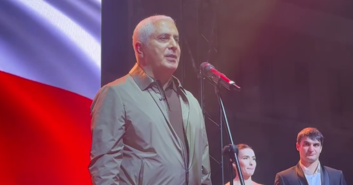 „წინ დიდი სამუშაოა“ - კამბოლოვმა ცხინვალში შეკრებილებს მიმართა