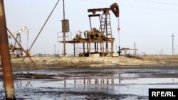 Azerbaijan – Oil-fields in Neftchala district, Jan2010 