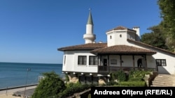 Castelul Reginei Maria de la Balcic, pe malul bulgăresc al Mării Negre, despre care Regina României spunea că este „casa mea de vis, inima mea”. 