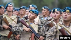 Казахстанские военнослужащие. Иллюстративное фото.
