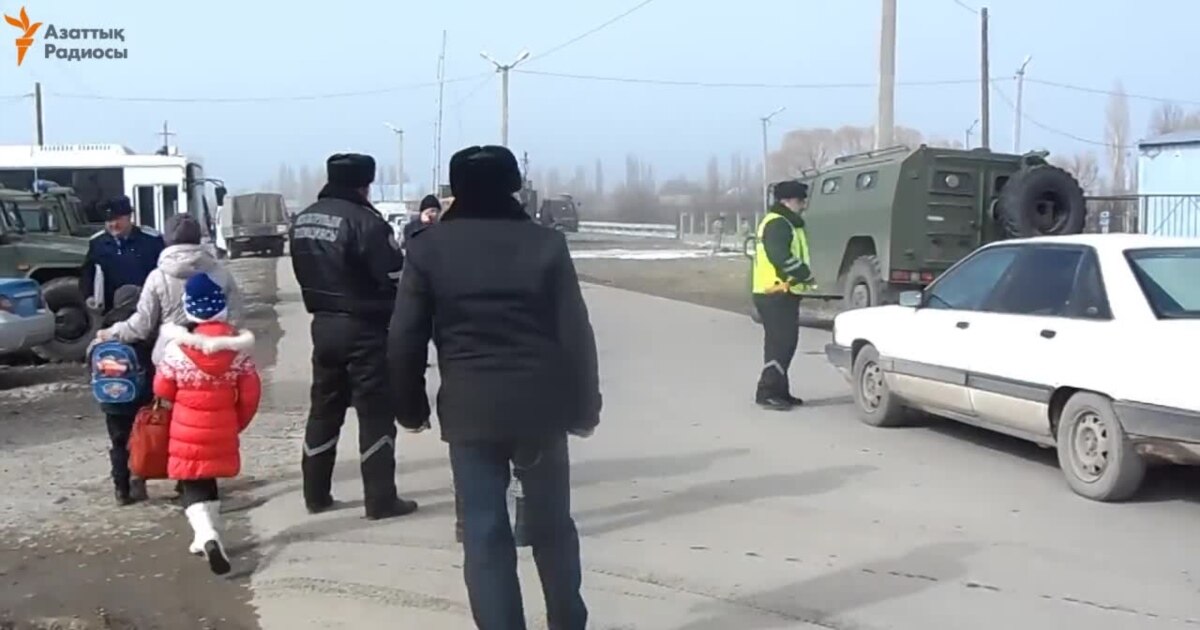 Бейне арқылы жыныстық қатынас Көшеде трахается түкті жетілген әйелдер бейне