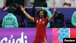 اکرم عفیف آقای گل و بهترین بازیکن جام ملت‌های آسیا نیز شد