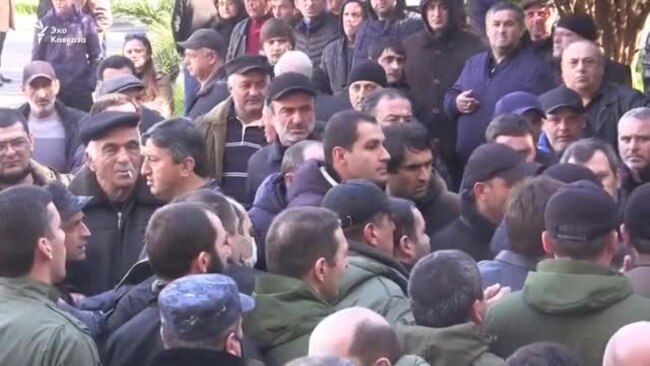 «Почему мы являемся инициаторами переговоров?»