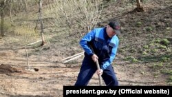 Aleksandar Lukašenka L 