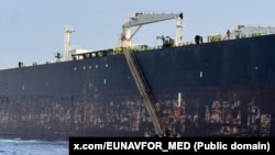 Высадка назіральнай місіі на судна MV SUN, якое падазраюць у датычнасьці да ценявога флёту