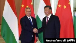 Mađarski premijer Viktor Orban i kineski predsednik Si Đinping na sastanku u okviru drugog Foruma pojas i put, Peking, 25. april 2019